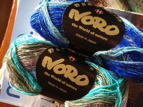Noro Taiyo Sock - Color S17 Lot D Cotton, Wool, Polyamide & Silk 24-26 sts x 36-38 rows = 4 inches on US 2-3 needles
