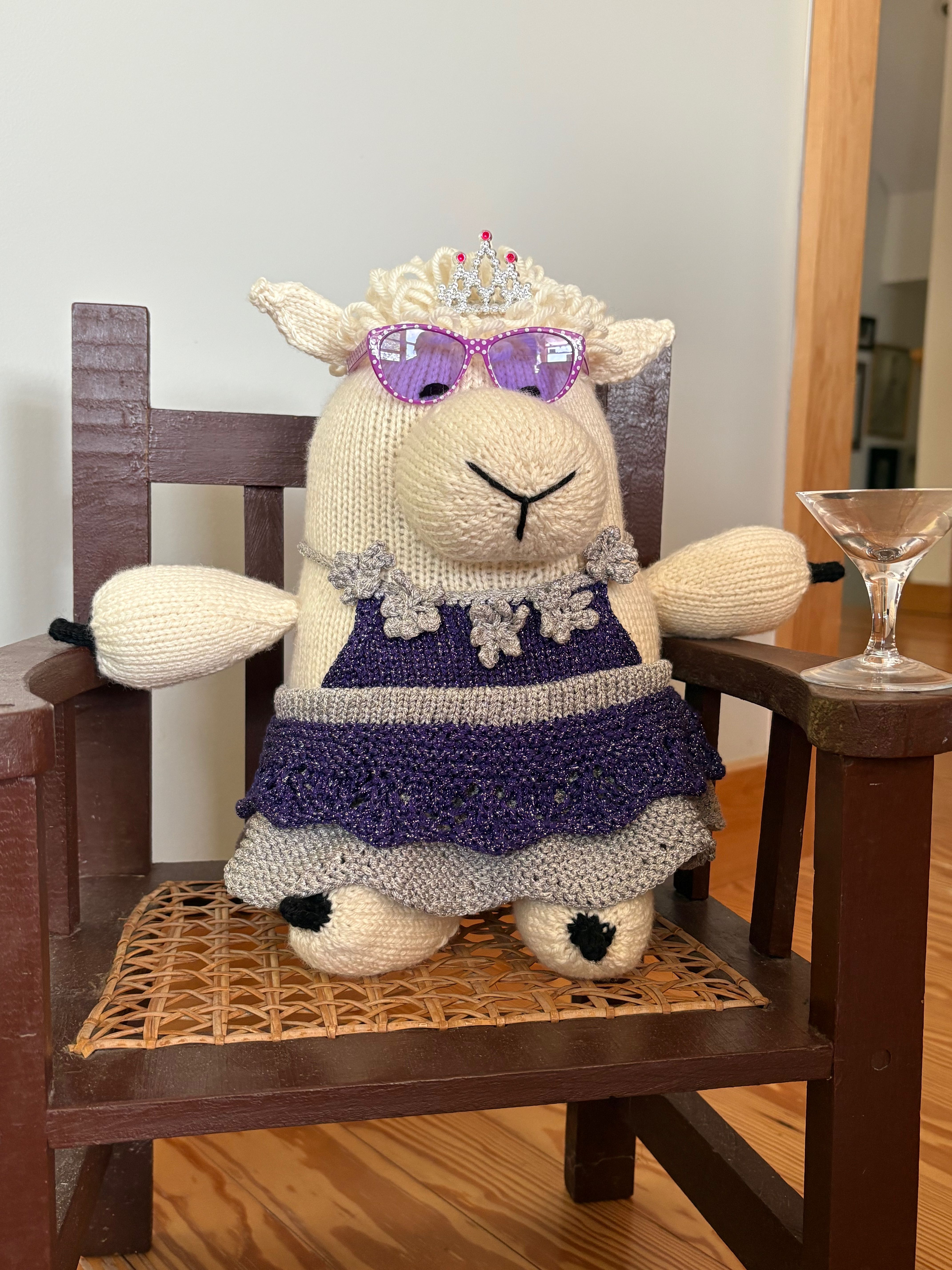 DOLLY GIRL デザインスリーブニット Peel Me a Grape” | Queen Bee Knits