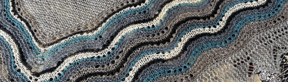 Queen Bee Knits